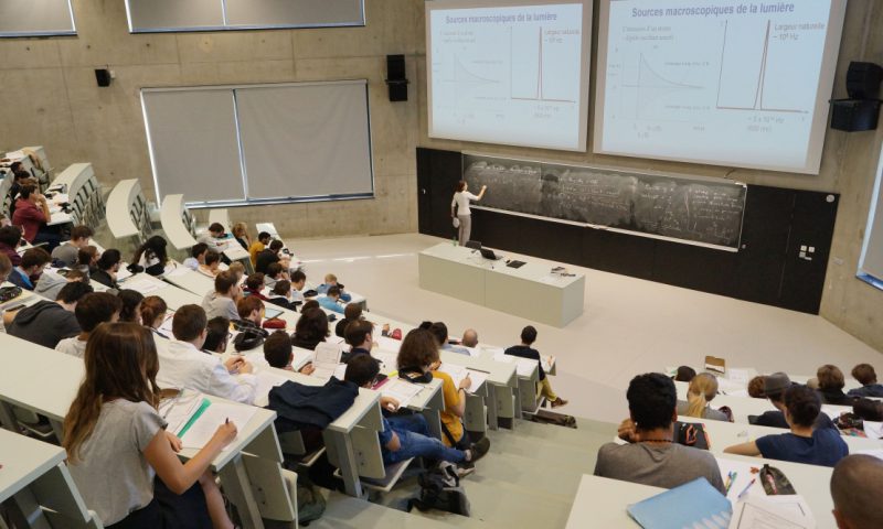 L’Université Paris-Saclay confirme sa stature internationale.