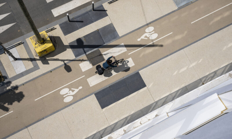 Paris-Saclay, laboratoire des mobilités actives